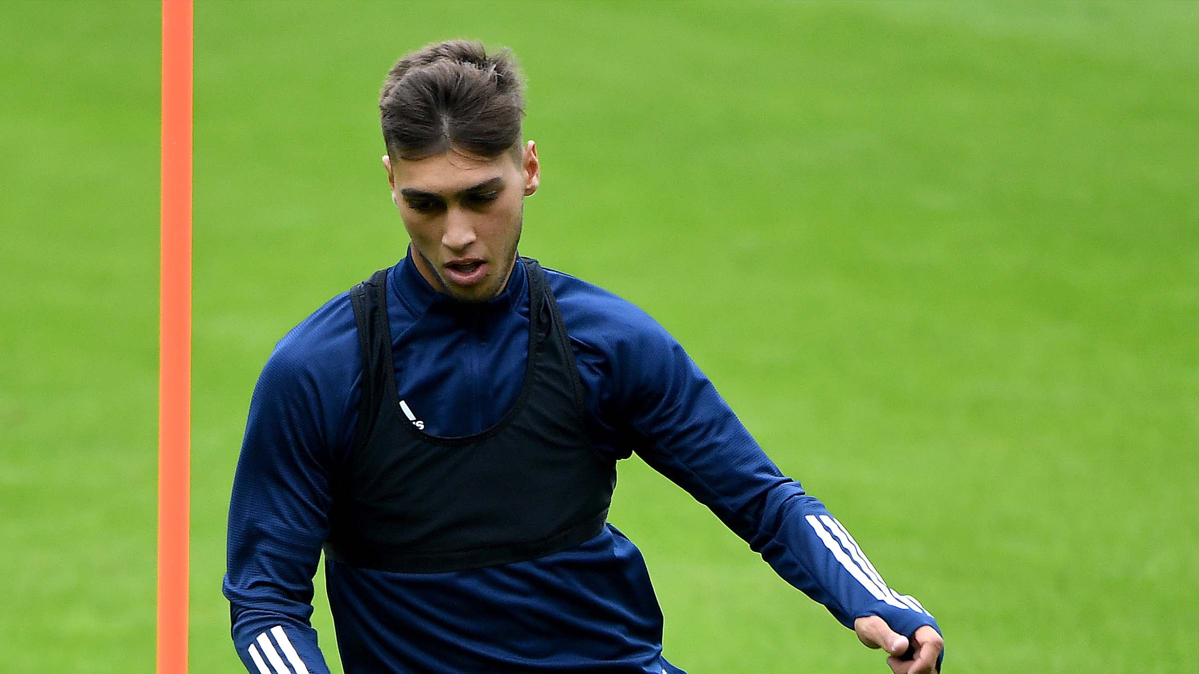 洛杉矶快船内部会议纪要流出：今晚复出首秀，葡超使命明确，团队化学反应显著的简单介绍