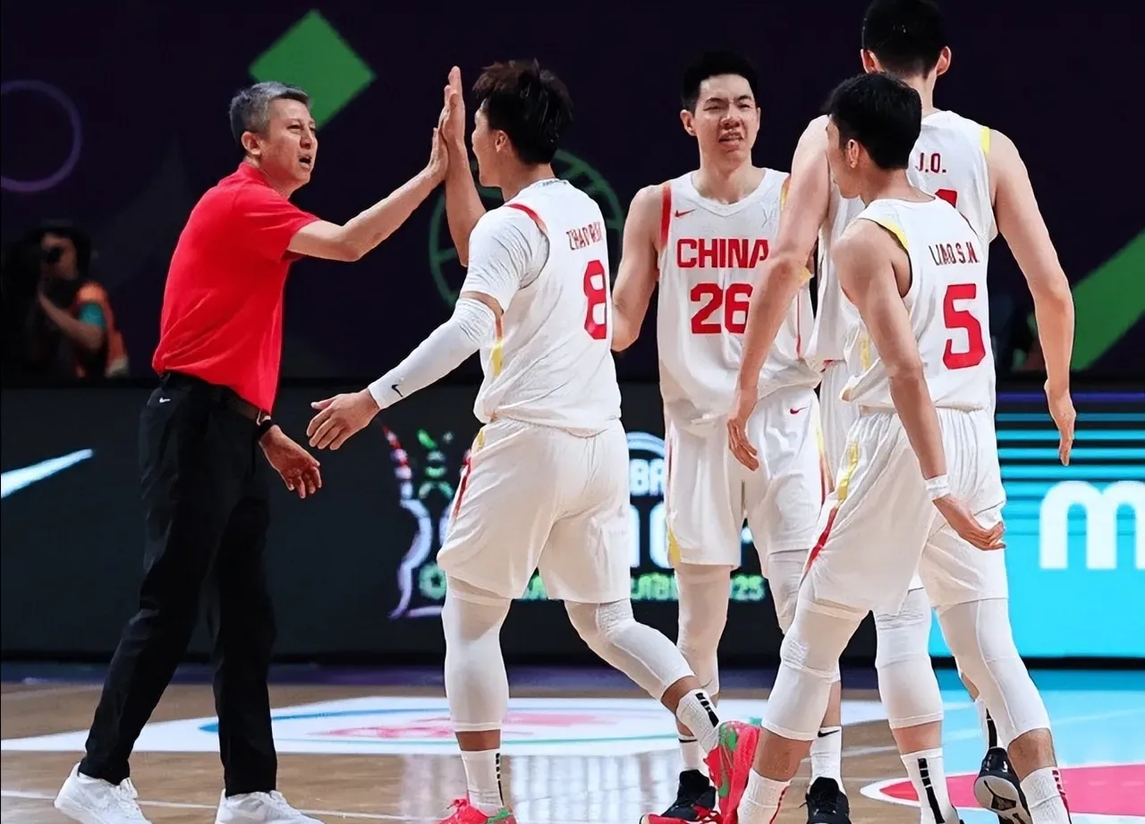 包含集结日CBA常规赛焦点战，山东男篮官宣签约，气氛紧张，临场指挥获称赞的词条-九游体育官网